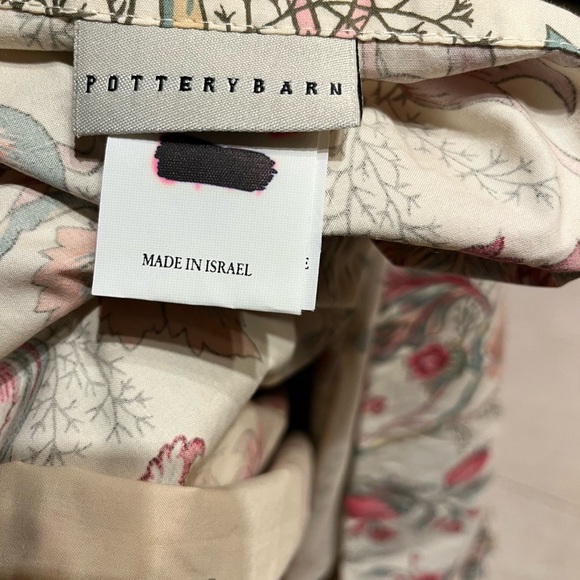 Pottery barn full/queen duvet cover and two pillow shams standard - Picture 4 of 4